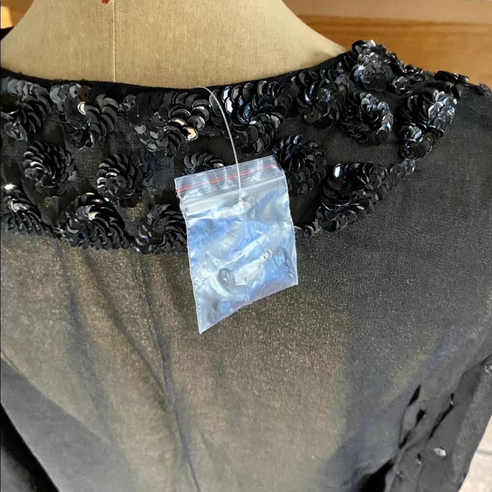 Newport News Black Sheer Sequin V-Neck Tunic Top Women’s Large NWT - Picture 3 of 6